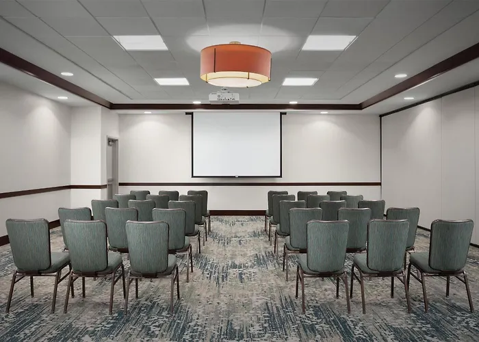 Hilton Garden Worth Medical Center Hotel 3*